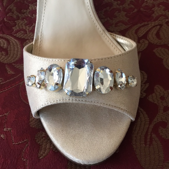 K & K, gold, 3 inch heels, 7.5M, gems on toes. - Picture 8 of 8